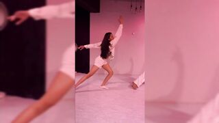 Indian Girl Lananya Chavan Dance