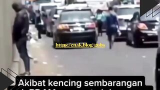 Buang hajat sembarangan? Siap-siap disemprot truk PDAM!