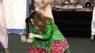 Pakistani Stage Girl Nayab Khan Dance