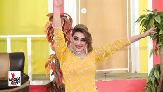 Pakistani Stage Girl Saira Noor Dance
