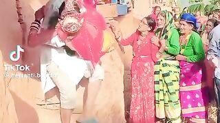 Heartbreaking Bride Breaks Down at Wedding  FunFM