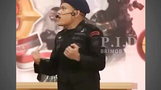 AKSI LUCU STANDUP JOEL PURBA DI ACARA BRIMOB RIAU
