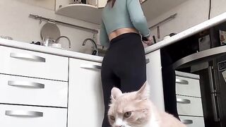 The Funniest Cat Percussion Solo Ever!  FunFM