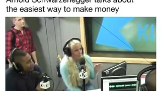 Trying to Make a Joke with Zero Laughs is HILARIOUS!  FunFM