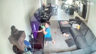 Controller vs TV  TOTAL DESTRUCTION!  FunFM