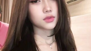 Cantik Paripurna Aura yang Menggoda, Pesona yang Tak Terlupa