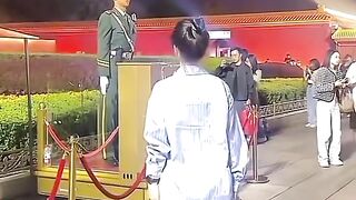 This is a heartfelt greeting from Chinese soldiers!