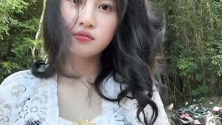 Beautiful Indonesian Girl in Traditional Indonesian Clothes