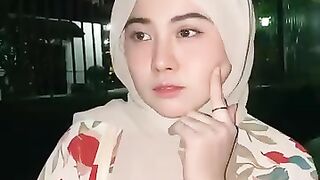 Dhea, the Viral Girl from Indonesia
