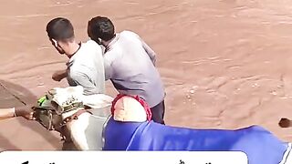Gaon gai Pani Mein