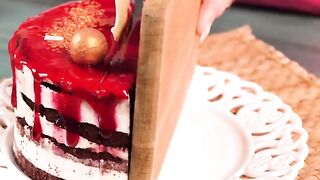 Perfect cake slicing tips with unique style