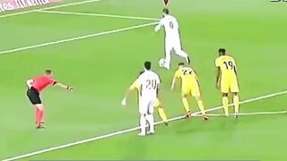 Tendangan Penalti Yang Kreatif