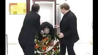 Korkudan Öldüren Şaka (Tabutlu Asansör Şakası)