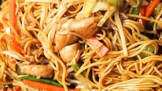 30-min. Delicious Chicken Chow Mein