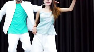Girls and boys dancing video