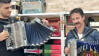 A grande  Dupla  de artistas Ruisinho de Penacova  e Bryan de Huilas. accordion music musica