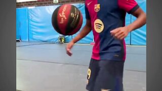 Siapakah pemain dengan skill terbaik di dunia?  lamineyamal neymar sepakbola