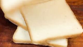 Cheesy Bread Bomb ASMR Cooking shorts food asmr recipe crunchytreats breadsnacks viral