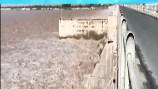 Water Out of Control  in Dam? Biggest Flood in Pakistans History?
