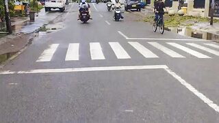 Berjalan tampan tujuan