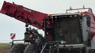 МЕХАНИЗИРАНО ПРИБИРАНЕ НА КАРТОФИ