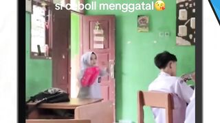 sibuk bngtt menggatal