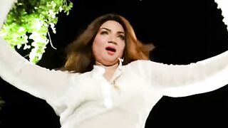 Pakistani Model Girl Hot Dance