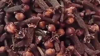 شخص  كنت أعاني من الربو والكتمه وحساسية الصدر ١٣ سنة وتعالجت منه في ١٠ أيام