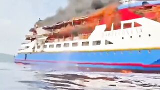 KM BARCELONA TERBAKAR DI LAUT MANADO! - Adobet88 news