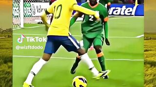 Neymar waktu prime? Bukan main! Dribble licin, kontrol bola absurd, lawan cuma bisa nonton  Yang kayak gini cuma ada satu di dunia NEYMAR JR.