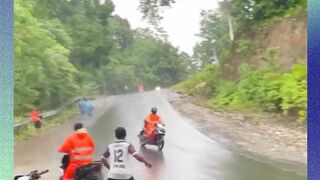 jangan lupa pakai helm ya teman teman