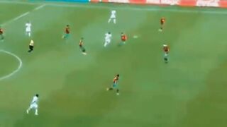 بلايلي لاعب المنتخب الوطني الجزائري