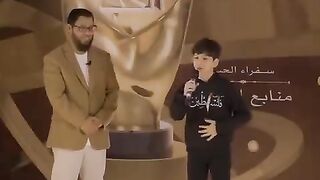 وإذا تركت أخاك تأكله الذئاب  فاعلم بأنك يا أخاه ستستطاب