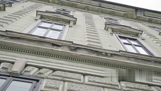 Baroque architecture! break down the key features that characterize this extravagant style, including its dramatic, comik