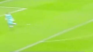Momen Penyelamatan Mustahil Penjaga Gawang
