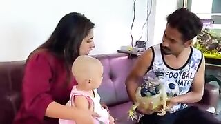 Babies_reaction_to_Iguana_????_#littleglove_#ashortaday_#shorts_#welcomesummer_#iguana