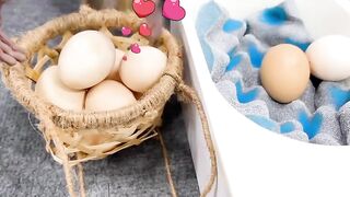 Smart Bim Bim monkey washes eggs in the bathtub and makes fried eggs part 4 |