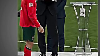 Ronaldo mengangkat trofi uefa nations league untuk kedua kalinya  fyp foryou football ronaldo
