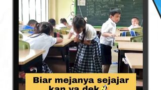 bair meja nya sejajar