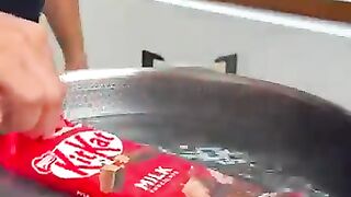 Kitkat chocolate make Ice-cream