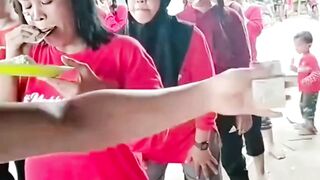 Lomba Tahan Ketawa