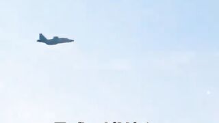 ТАЙЛАНДСКИ САМОЛЕТ СВАЛЯ КАМБОДЖАНСКИ С КИТАЙСКО ОРЪЖИЕ