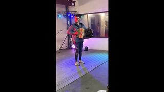 O grande Nelson Costa um artista que não precisa de apresentações muito talentoso.