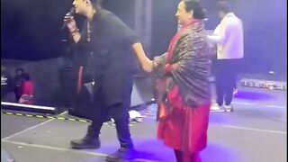 Meri Maa Ke Barabar Koi Nahi Jubin Nautiyal Live With His Mother Neena Nautiyal
