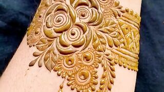 New best mehndi design of 4