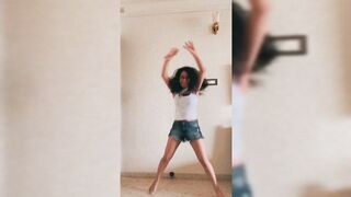 Indian Girl Zainab Dance 10