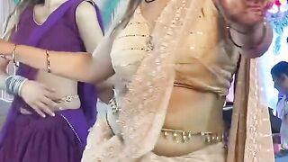 Garmi me dance video