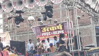 NewBhojpuriVideoमहमनषसटजशkerakethumparstageshowstageperformance