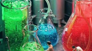 Tiny Workers Build a Giant Ice Cream Soda!