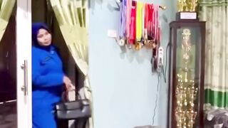 pasti dia tuan rumahnya